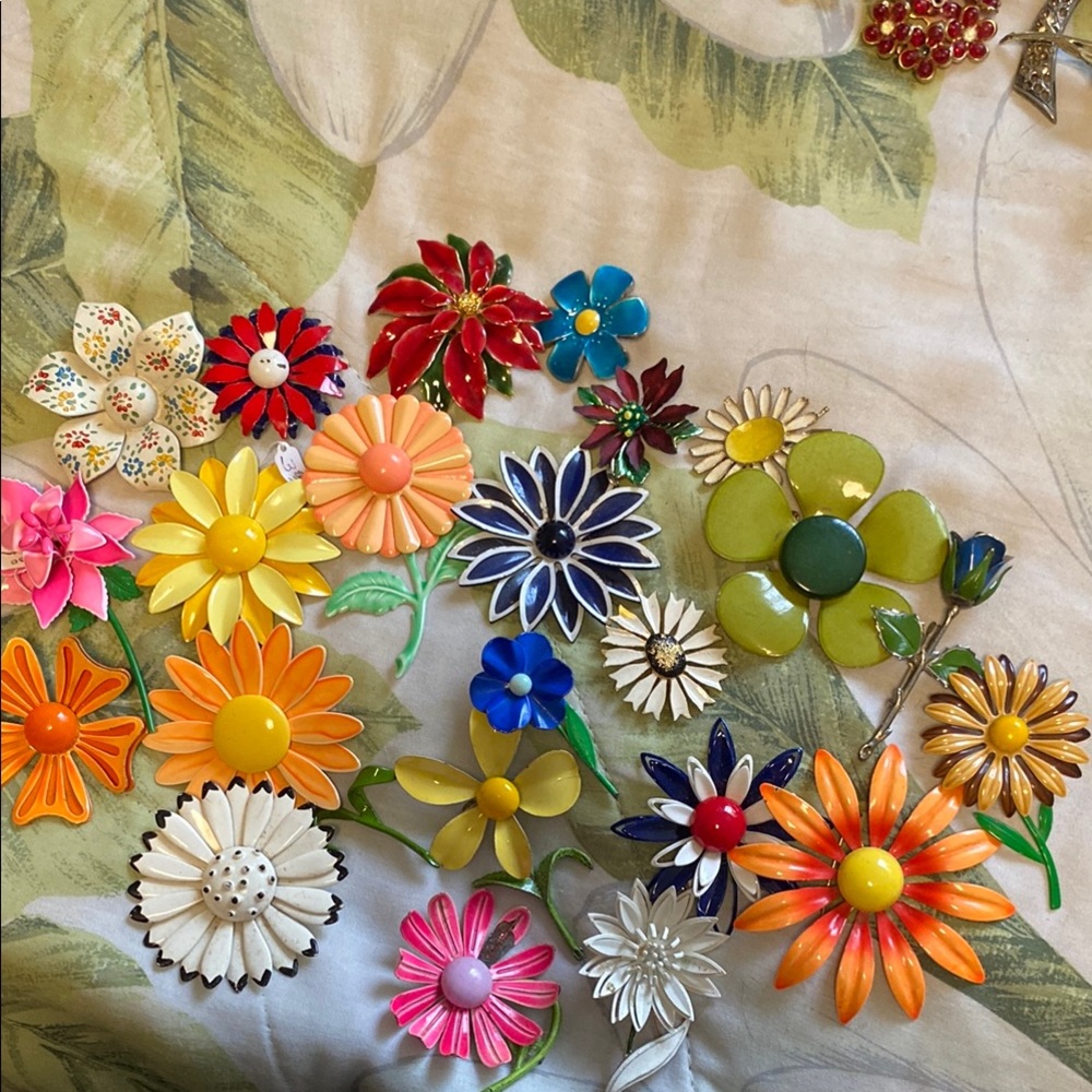 Floral Enamel Brooch Set - Multicolor - Picture 2 of 10